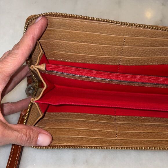 Dooney & Bourke Wallet Wristlet Pebbled Leather Full Zip Continental tan Wallet - Picture 12 of 16